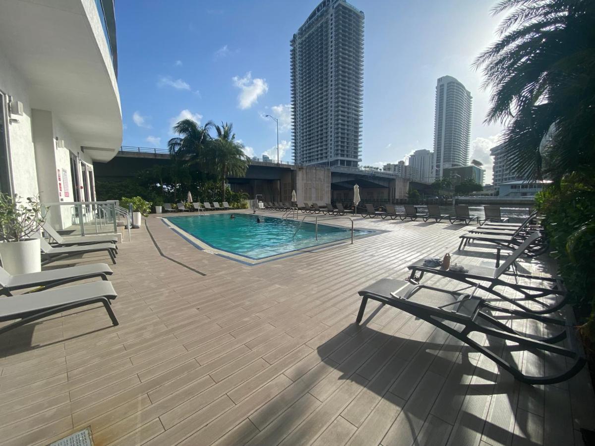 Studio In Hallandale 2 Beds Халландейл-Бич Экстерьер фото