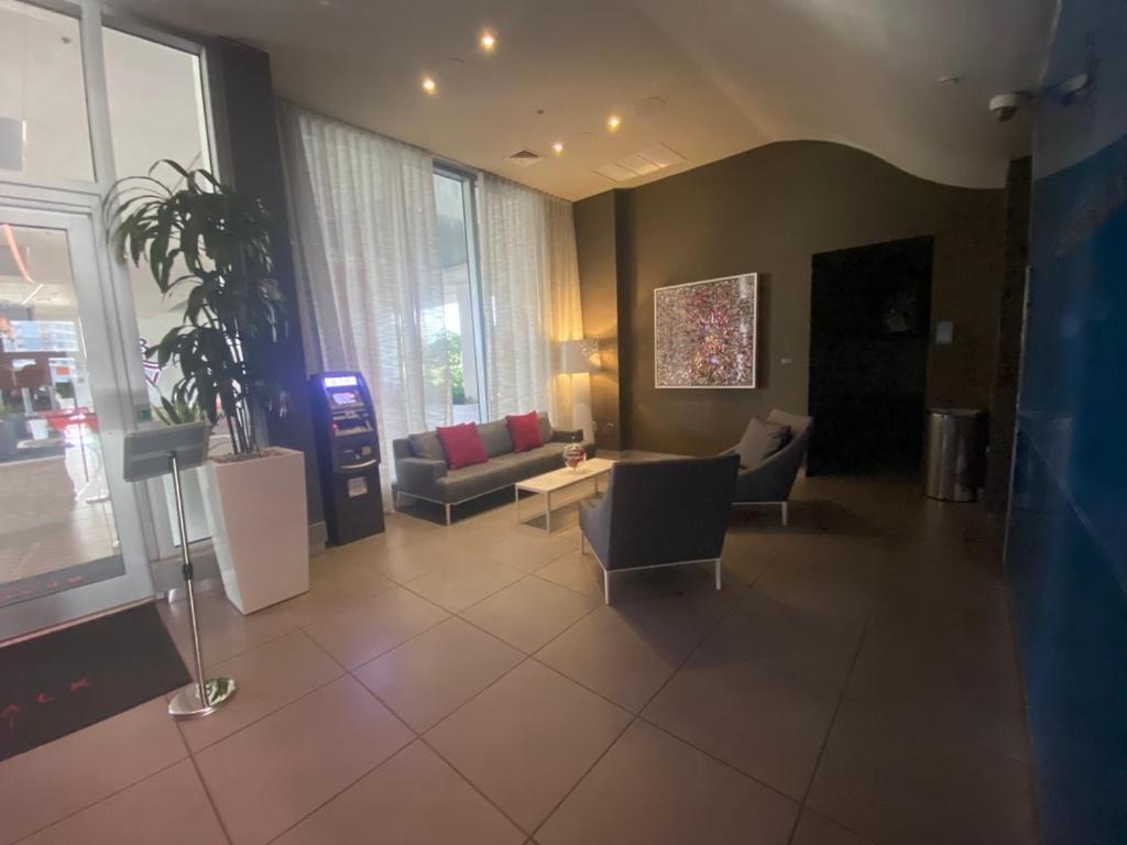Studio In Hallandale 2 Beds Халландейл-Бич Экстерьер фото